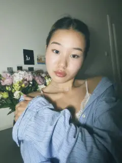 阿依努尔 香港的应召女郎