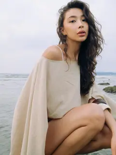 Almagul escort in Hong Kong