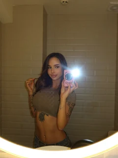 阿丽娜 香港的应召女郎