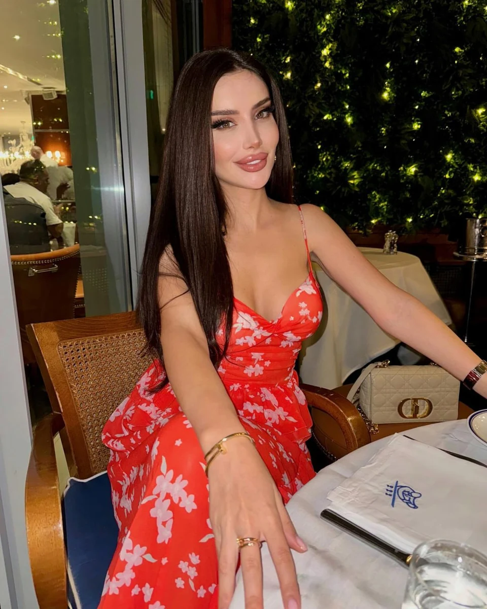 Tatiana escort in Hong Kong