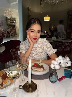 扎里娜 香港的应召女郎