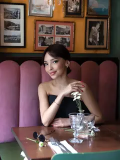 扎里娜 香港的应召女郎